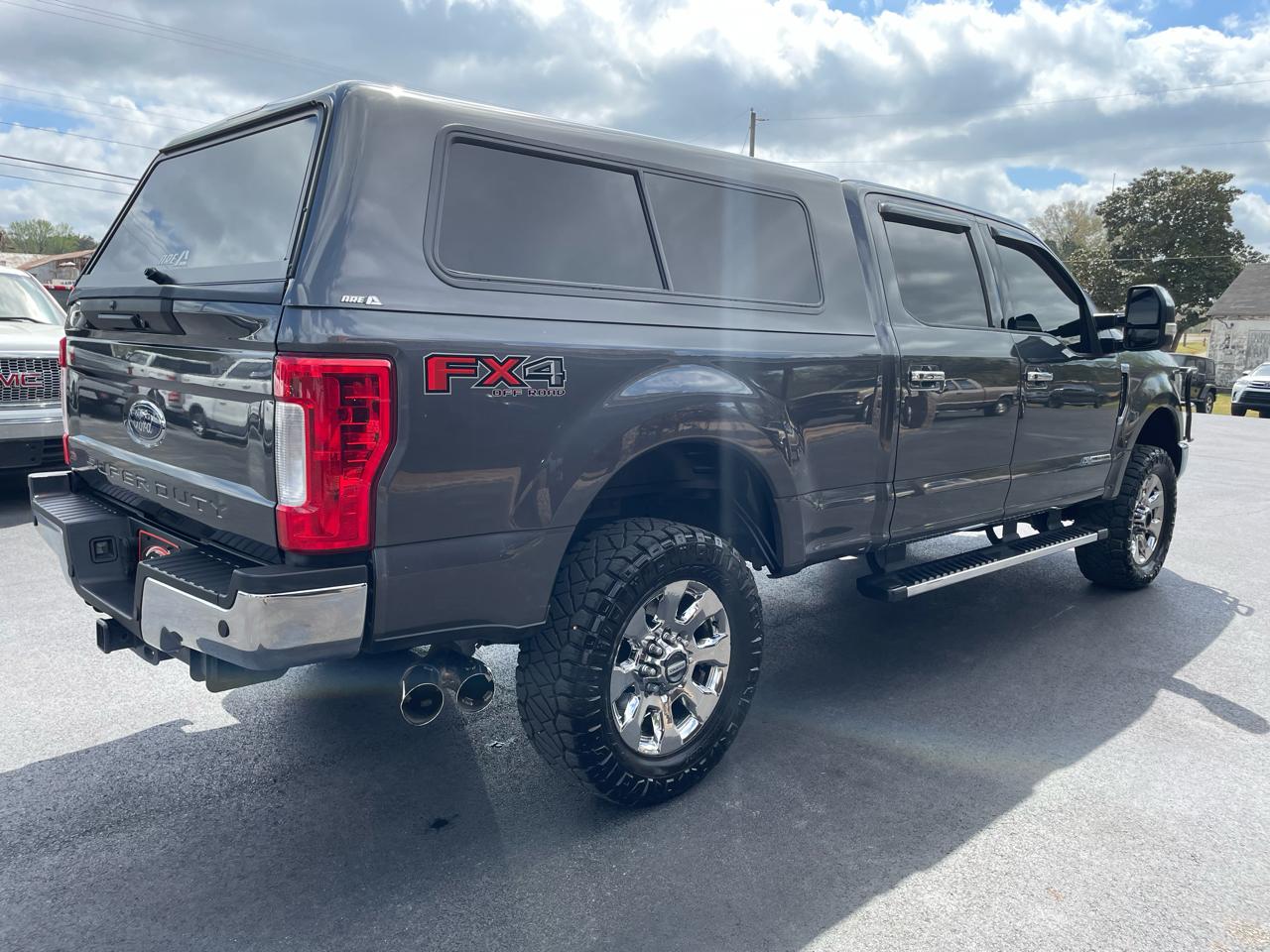 Ford Super Duty F-250 SRW Lariat 4WD Crew Cab 8' Box 2018