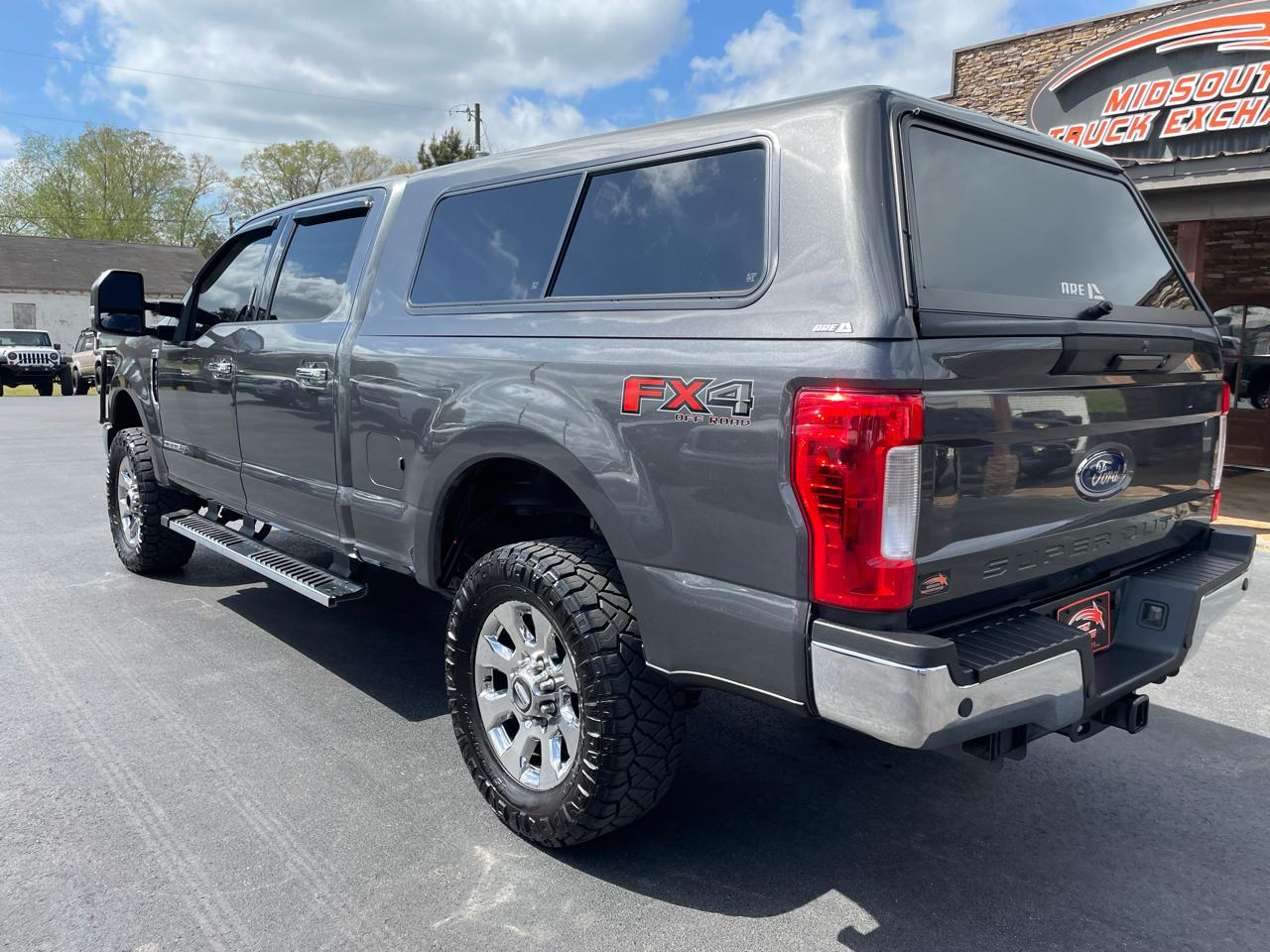 Ford Super Duty F-250 SRW Lariat 4WD Crew Cab 8' Box 2018