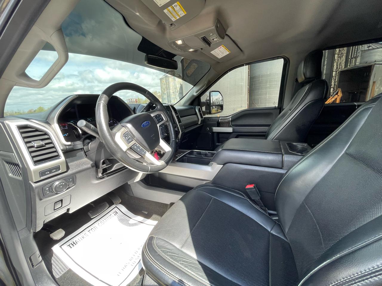 Ford Super Duty F-250 SRW Lariat 4WD Crew Cab 8' Box 2018