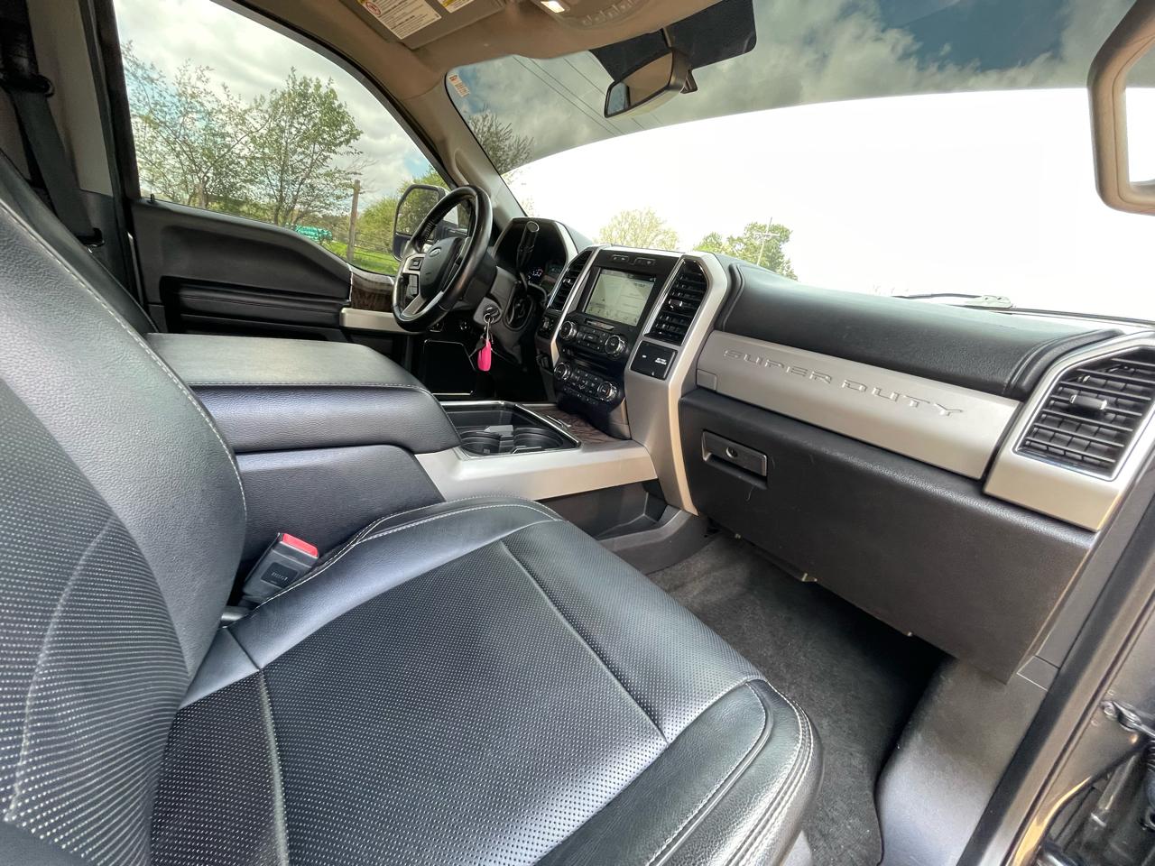 Ford Super Duty F-250 SRW Lariat 4WD Crew Cab 8' Box 2018