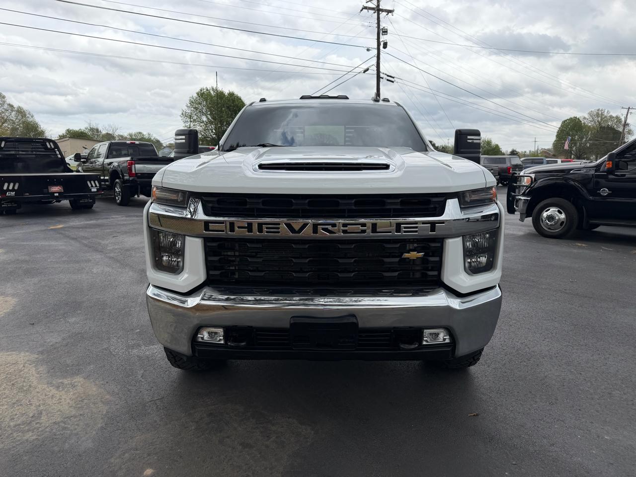 Chevrolet Silverado 3500HD CC 4WD Crew Cab 177" WB, 60" CA LT 2022