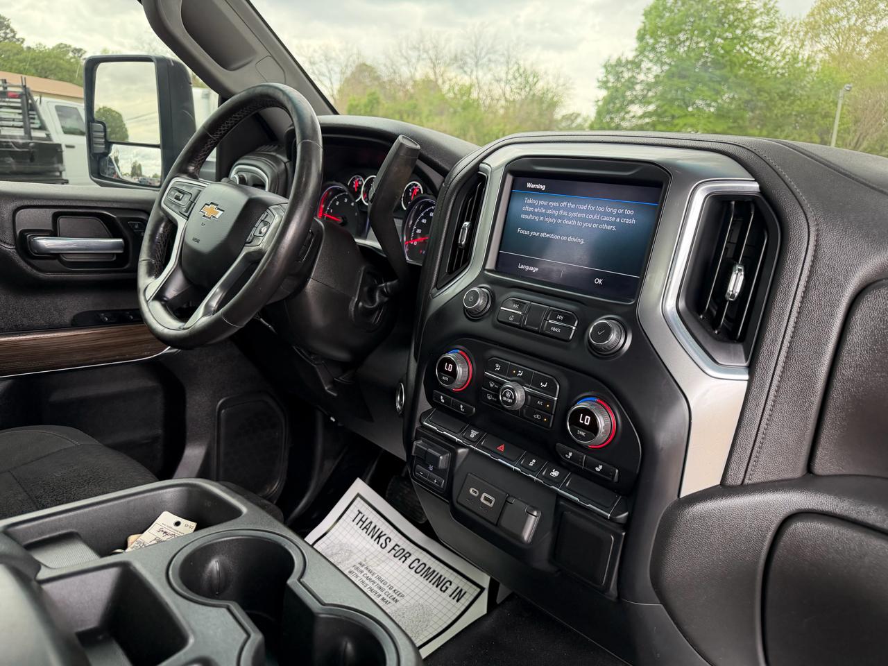 Chevrolet Silverado 3500HD CC 4WD Crew Cab 177" WB, 60" CA LT 2022