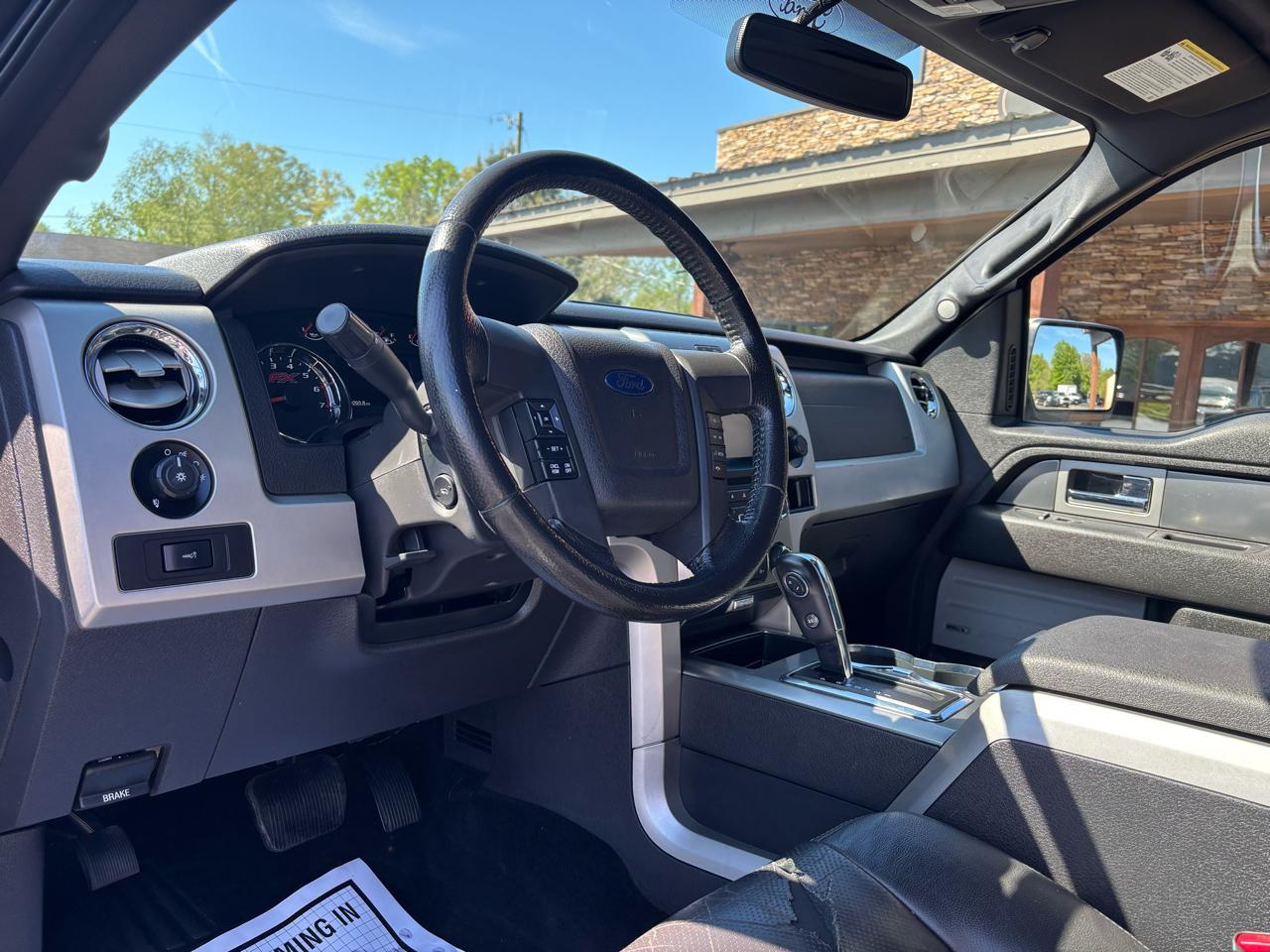 Ford F-150 4WD SuperCrew 145" Platinum 2013