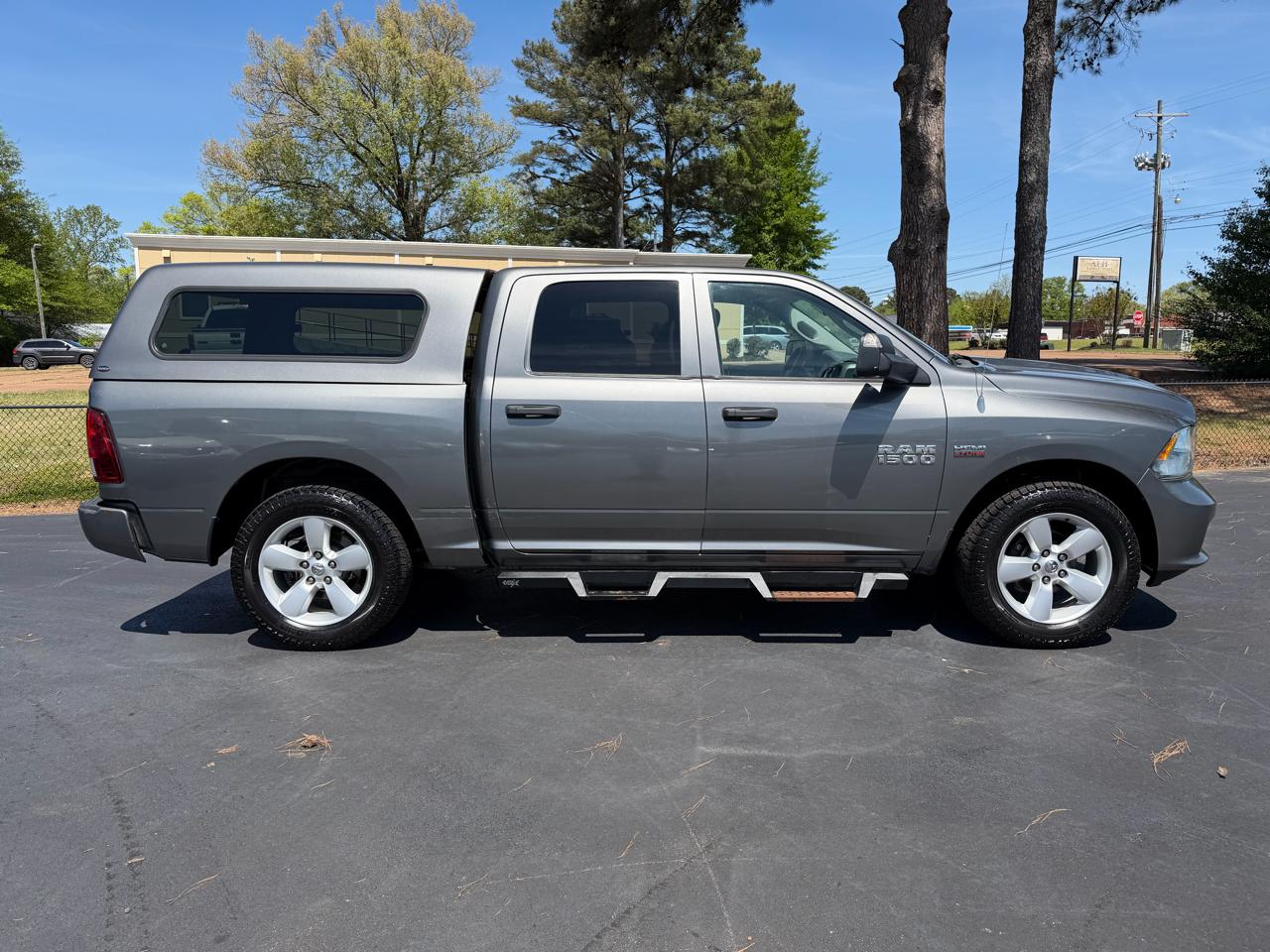 RAM 1500 2WD Crew Cab 140.5" Express 2013