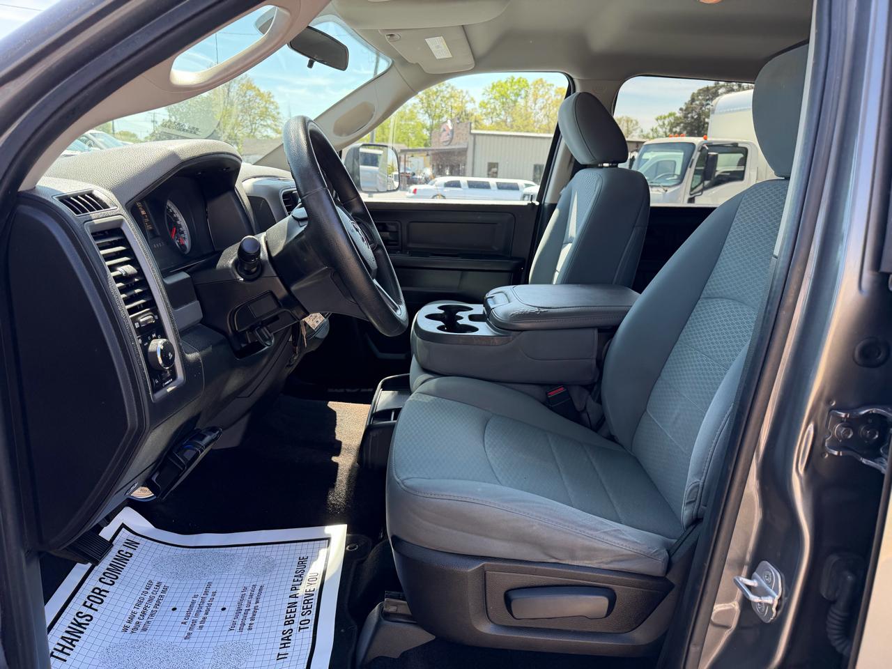 RAM 1500 2WD Crew Cab 140.5" Express 2013