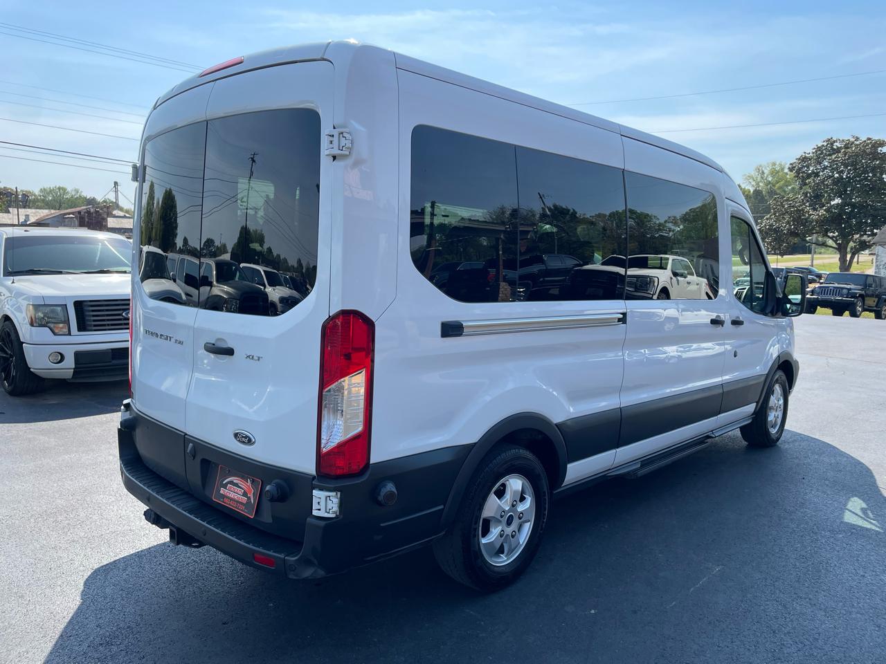 Ford Transit Wagon T-350 148" Med Roof XLT Sliding RH Dr 2017