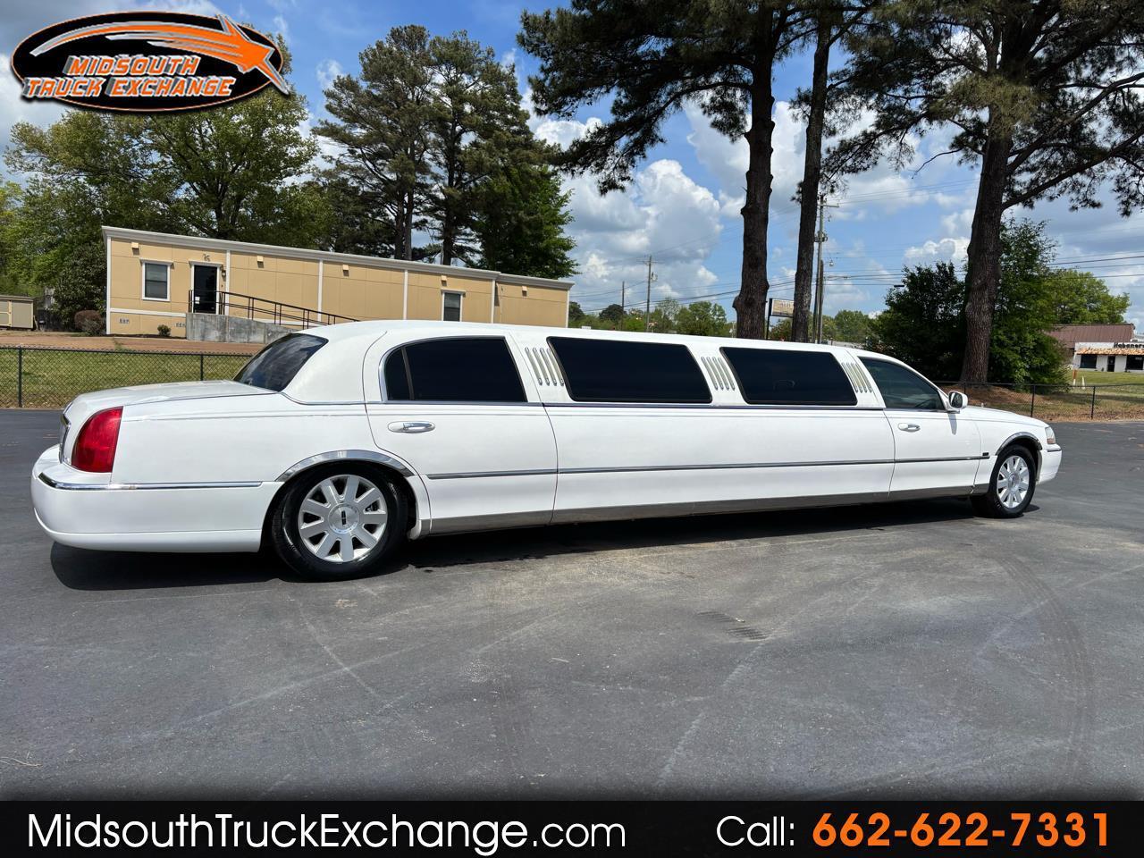 Lincoln Town Car 4dr Sdn Executive w/Limousine Pkg 2004