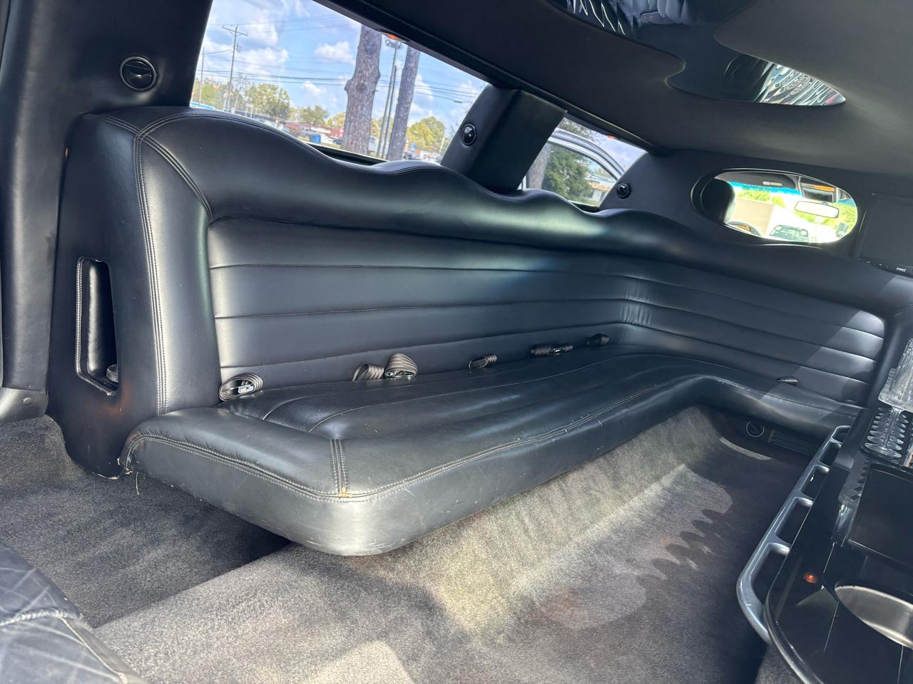 Lincoln Town Car 4dr Sdn Executive w/Limousine Pkg 2004