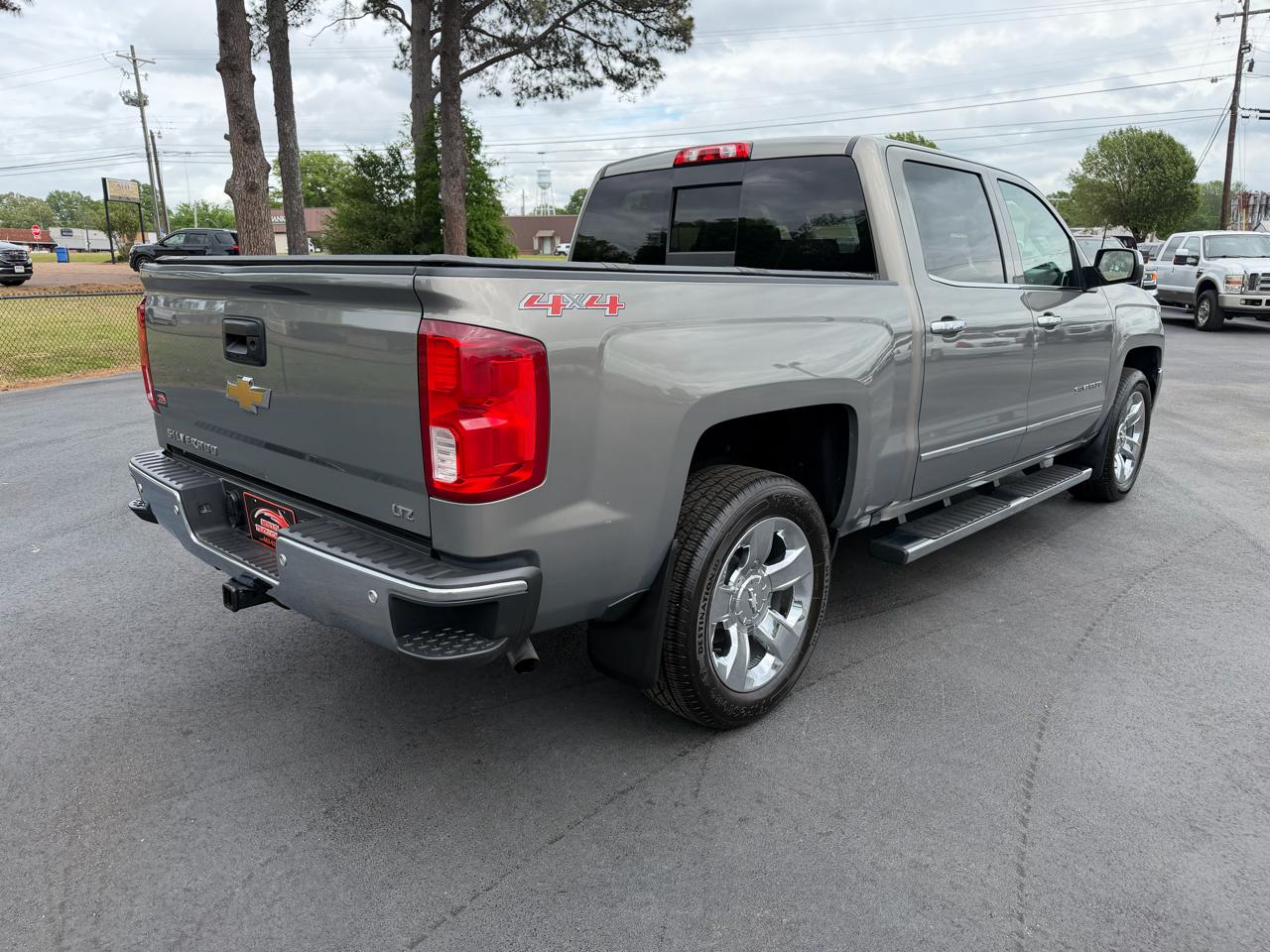 Chevrolet Silverado 1500 4WD Crew Cab 143.5" LTZ w/1LZ 2017