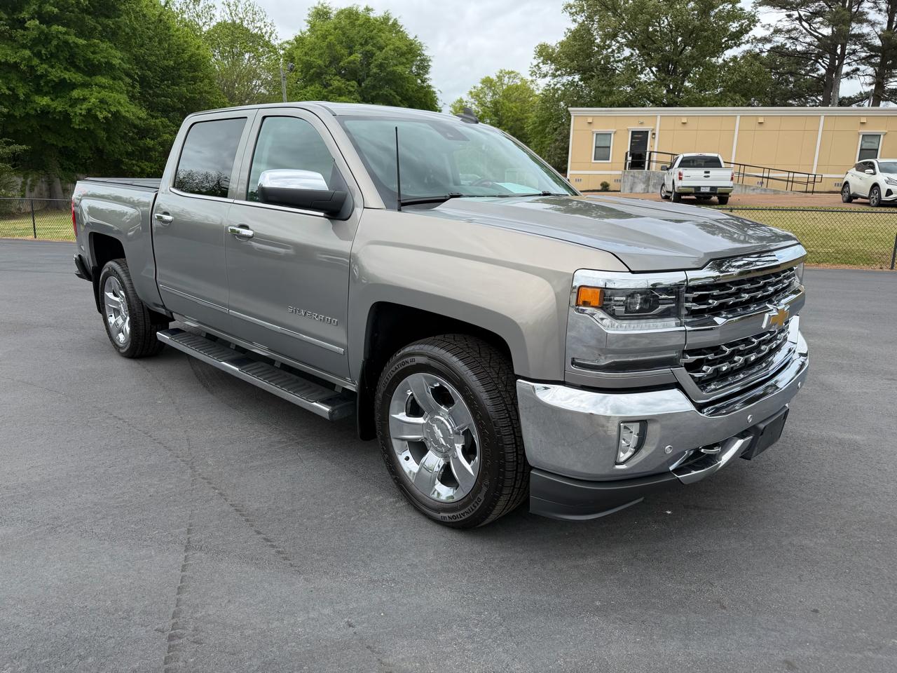 Chevrolet Silverado 1500 4WD Crew Cab 143.5" LTZ w/1LZ 2017