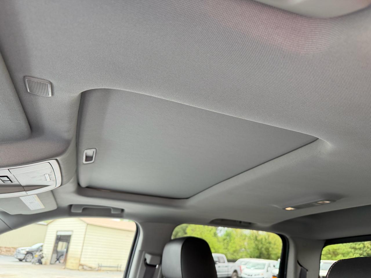 Chevrolet Silverado 1500 4WD Crew Cab 143.5" LTZ w/1LZ 2017