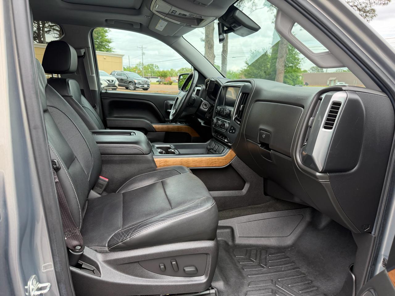 Chevrolet Silverado 1500 4WD Crew Cab 143.5" LTZ w/1LZ 2017