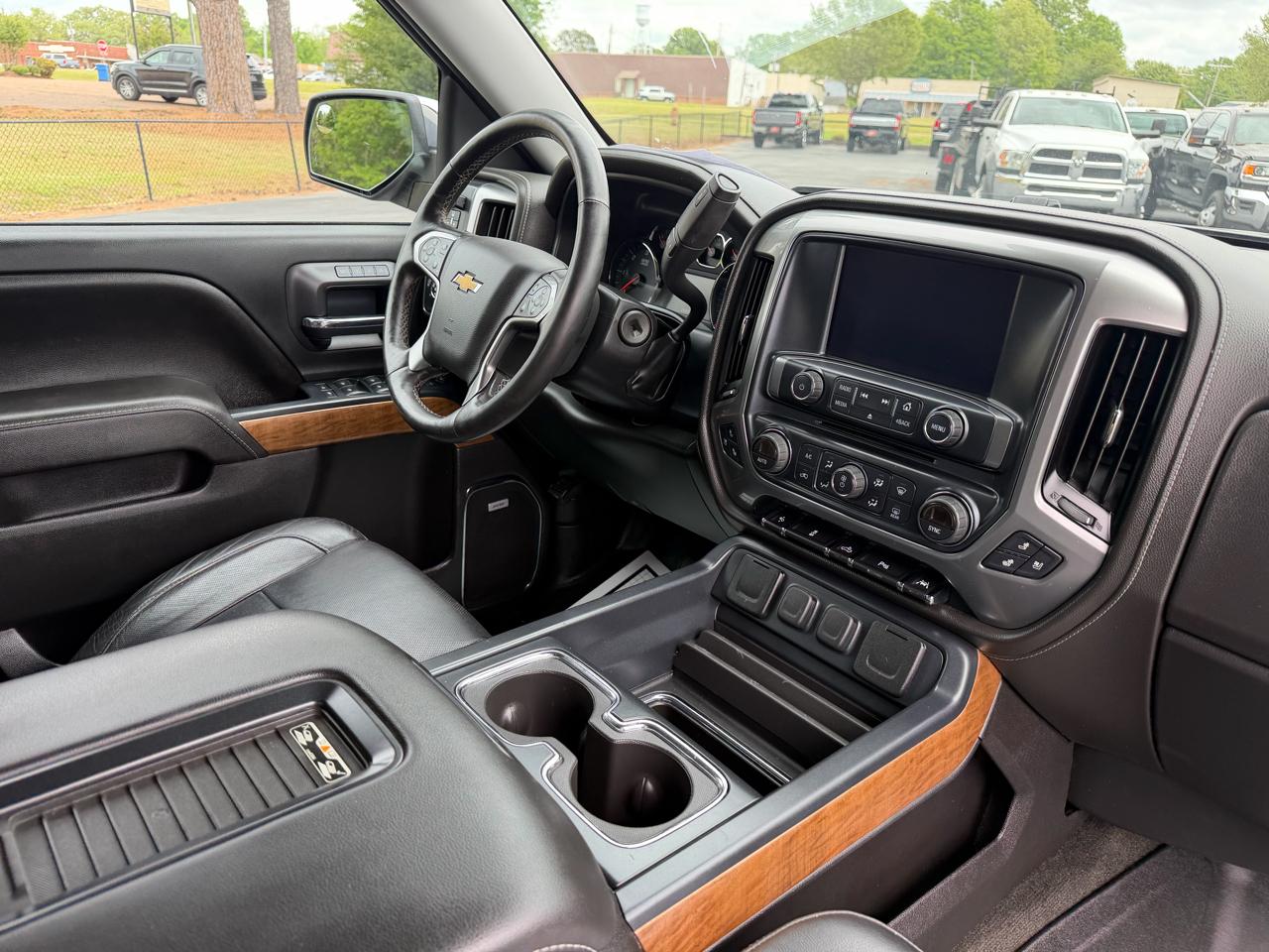 Chevrolet Silverado 1500 4WD Crew Cab 143.5" LTZ w/1LZ 2017