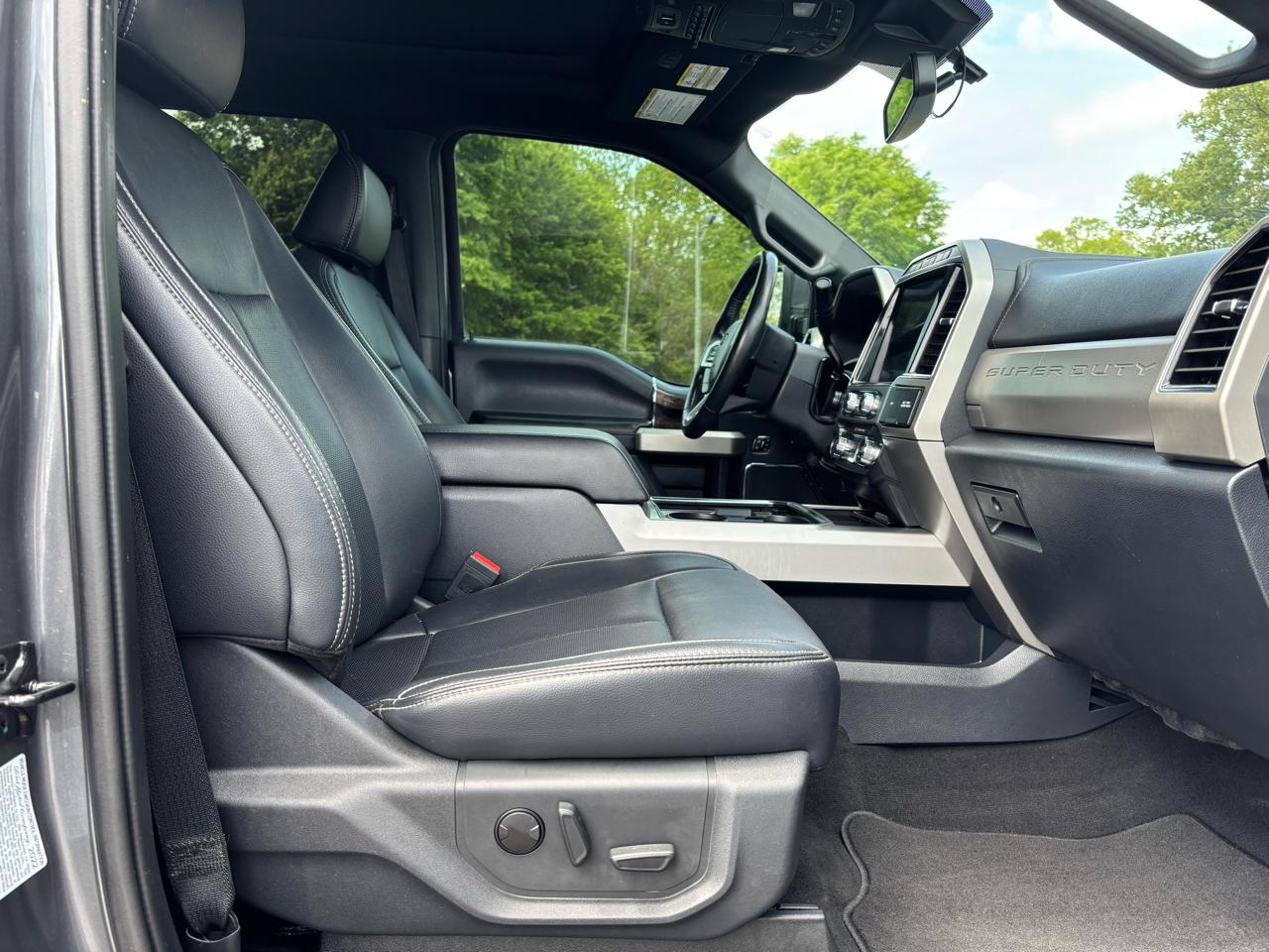 Ford Super Duty F-250 SRW Lariat 4WD Crew Cab 6.75' Box 2022