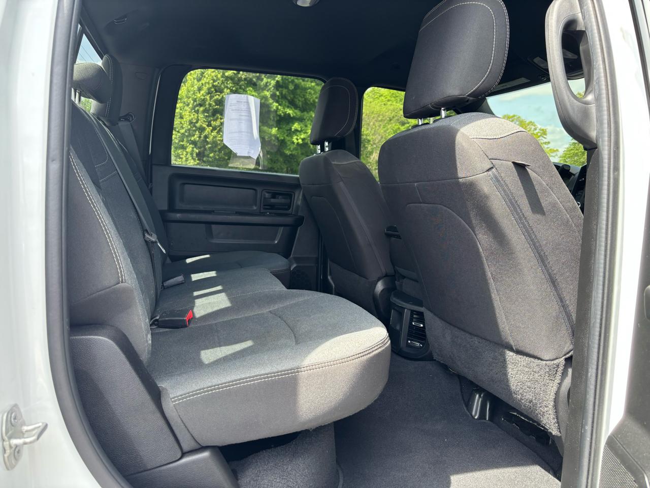 RAM 3500 Tradesman 4x4 Crew Cab 8' Box 2023