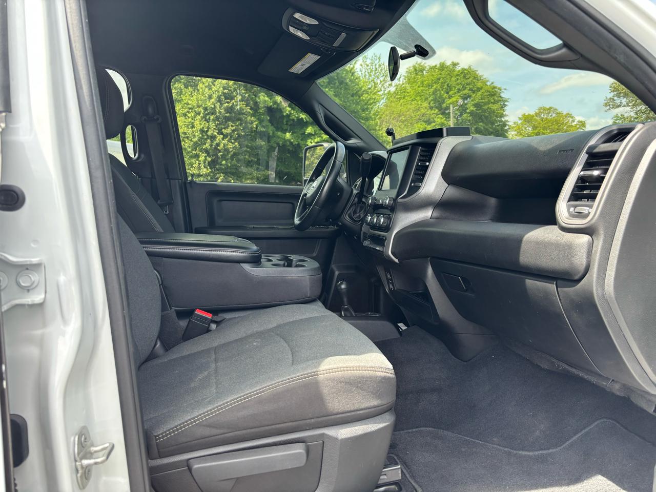 RAM 3500 Tradesman 4x4 Crew Cab 8' Box 2023