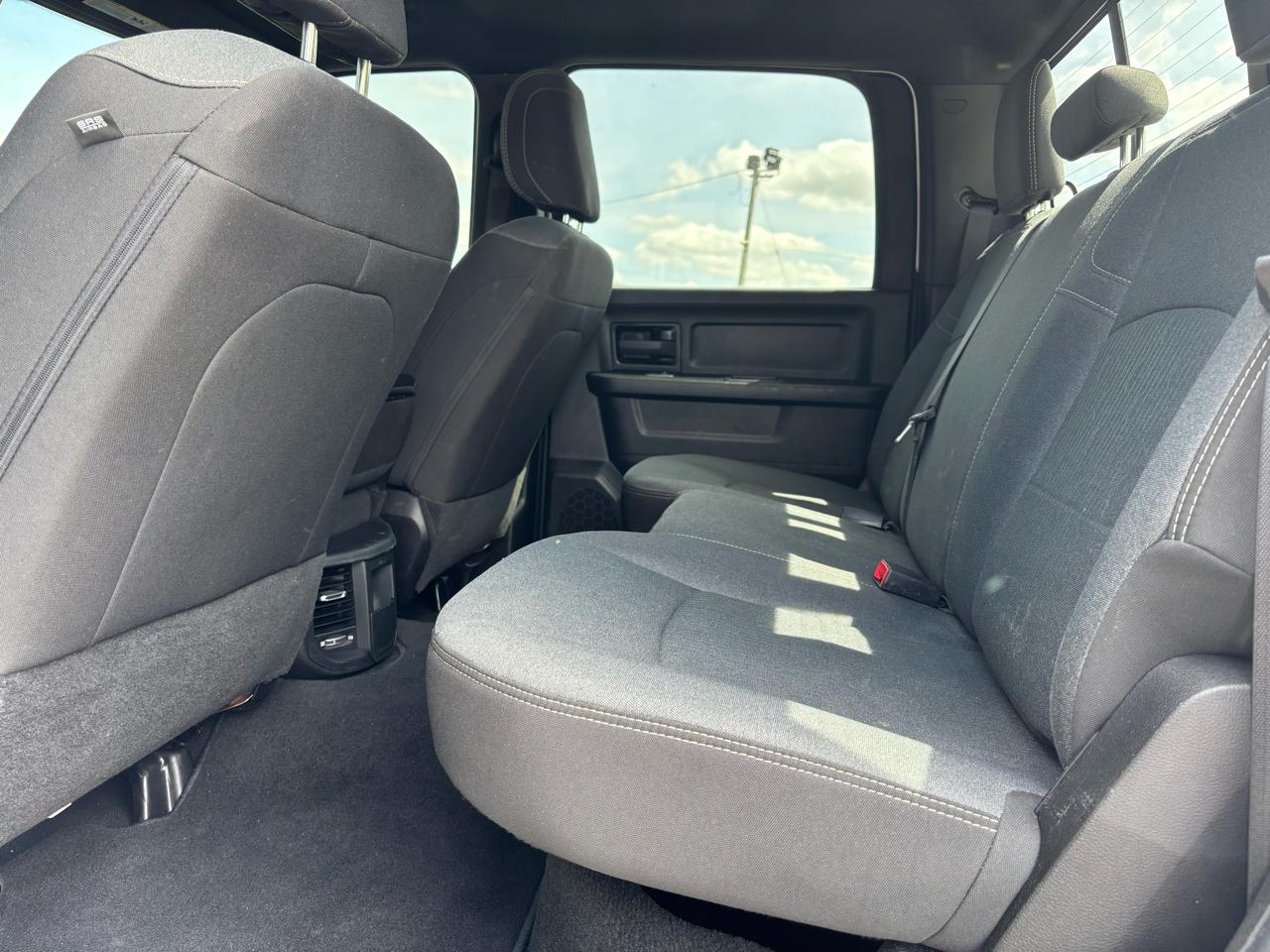 RAM 3500 Tradesman 4x4 Crew Cab 8' Box 2023