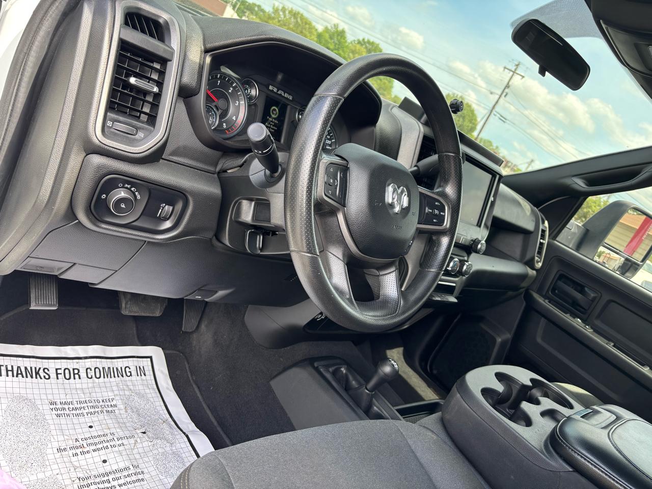 RAM 3500 Tradesman 4x4 Crew Cab 8' Box 2023