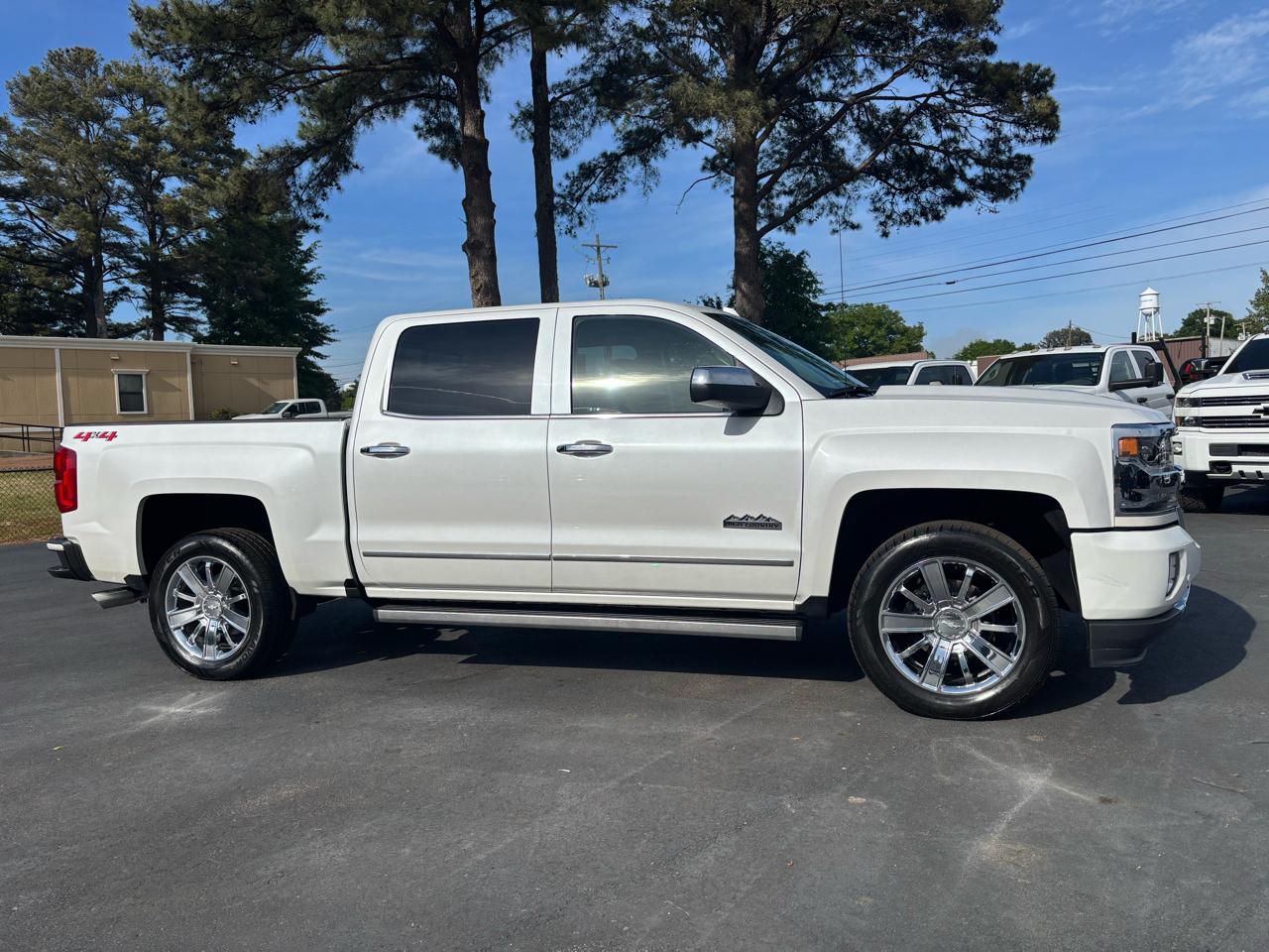 Chevrolet Silverado 1500 4WD Crew Cab 143.5" High Country 2018