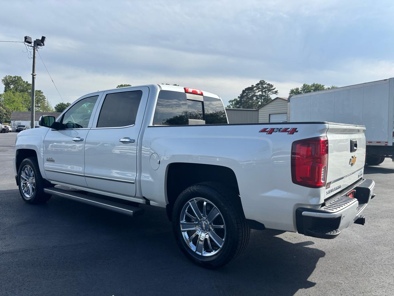 Chevrolet Silverado 1500 4WD Crew Cab 143.5" High Country 2018