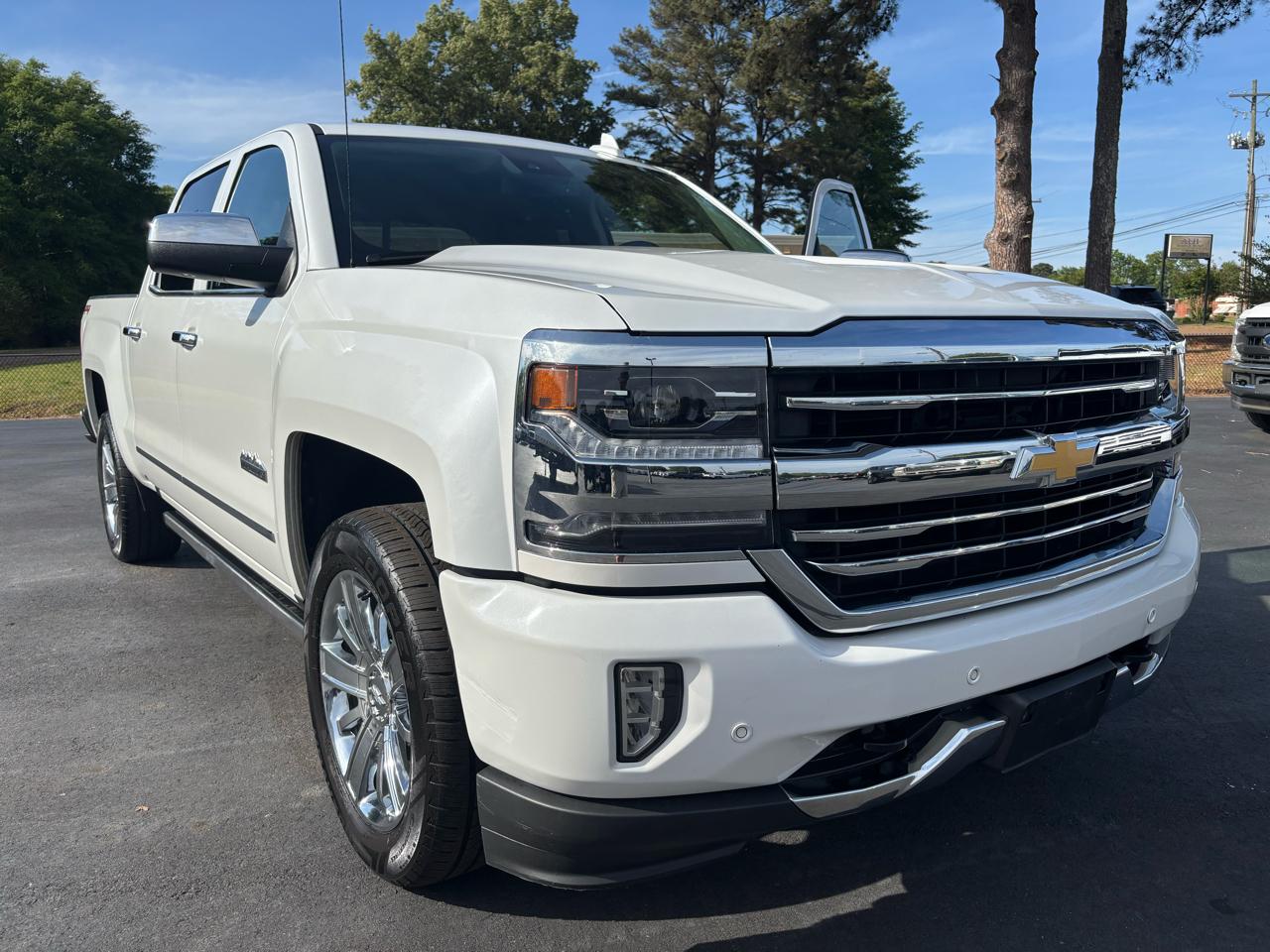 Chevrolet Silverado 1500 4WD Crew Cab 143.5" High Country 2018