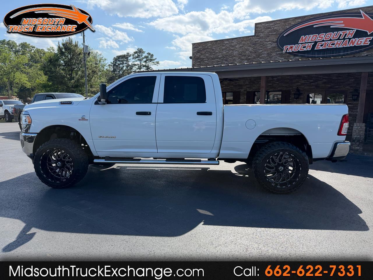 RAM 2500 Tradesman 4x4 Crew Cab 6'4" Box 2021