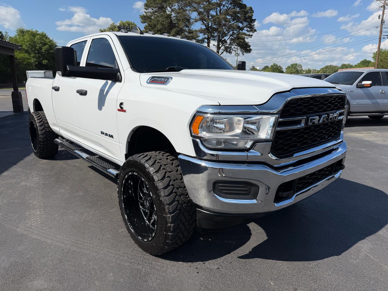 RAM 2500 Tradesman 4x4 Crew Cab 6'4" Box 2021