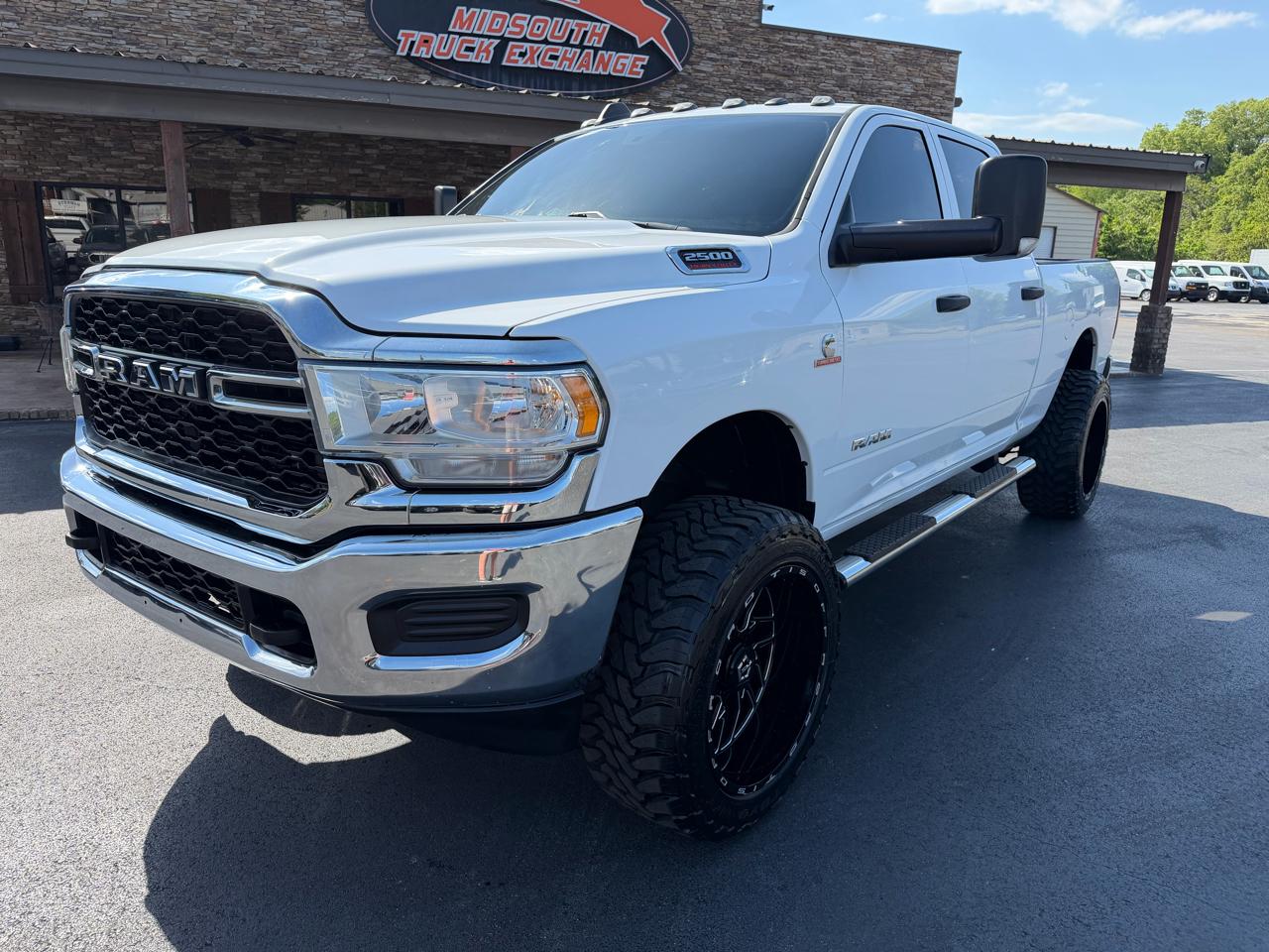 RAM 2500 Tradesman 4x4 Crew Cab 6'4" Box 2021