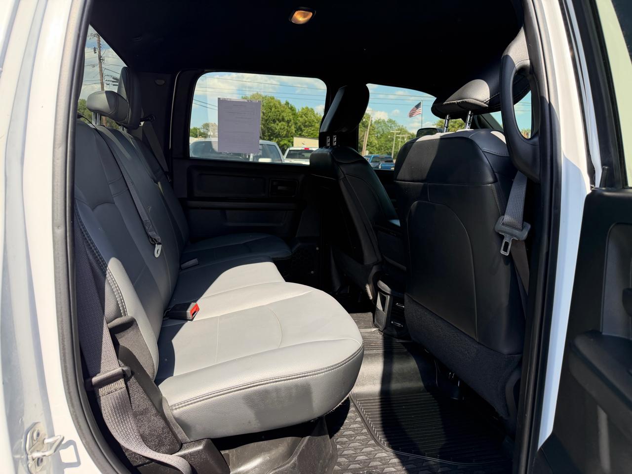 RAM 2500 Tradesman 4x4 Crew Cab 6'4" Box 2021