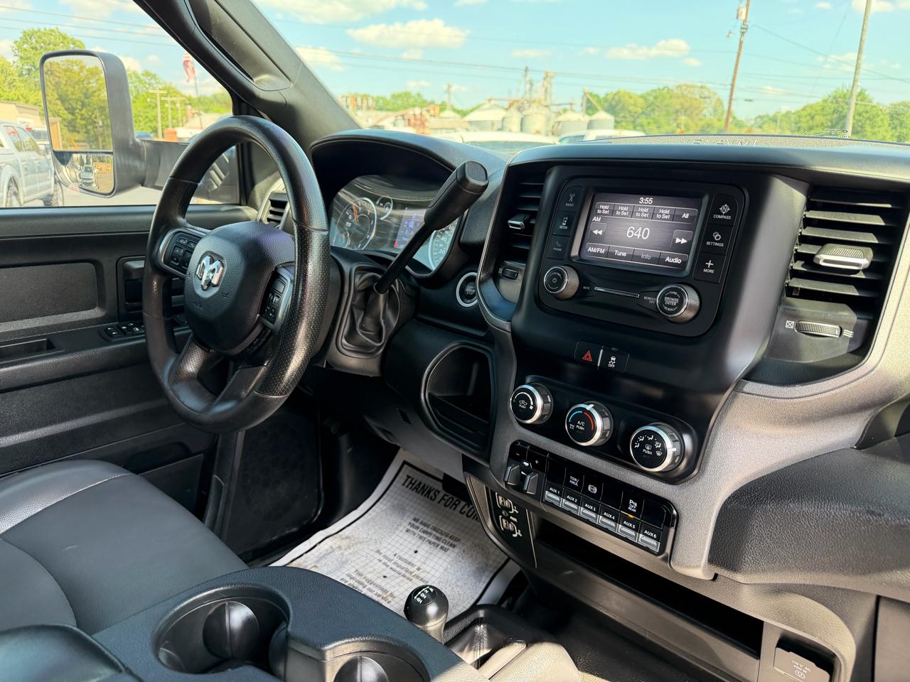 RAM 2500 Tradesman 4x4 Crew Cab 6'4" Box 2021