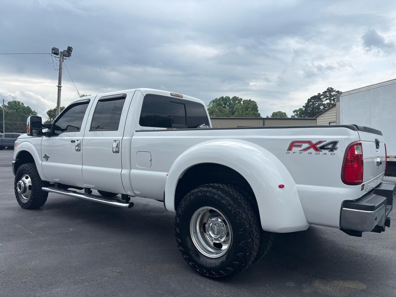 Ford Super Duty F-350 DRW 4WD Crew Cab 172" Lariat 2013