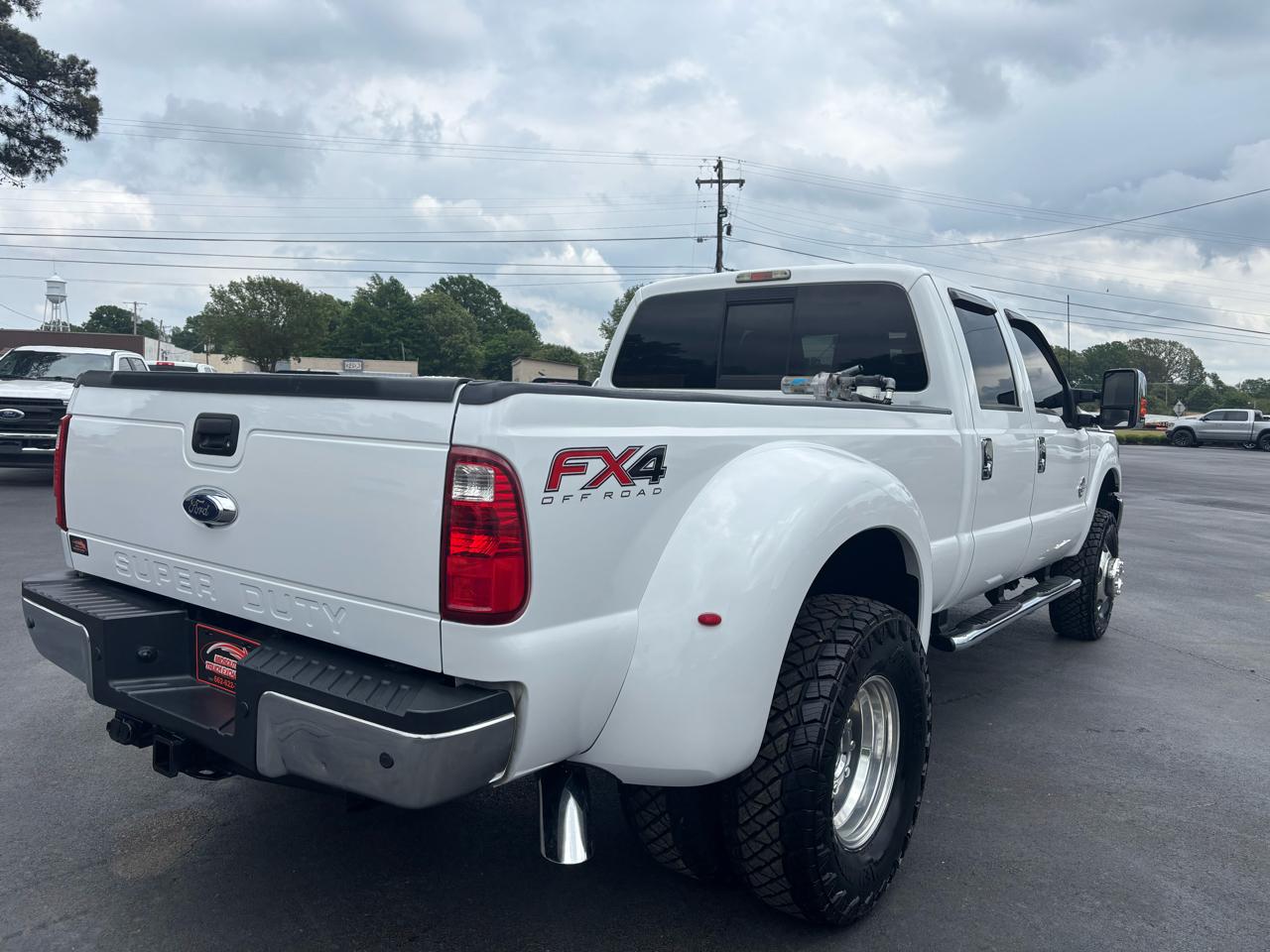 Ford Super Duty F-350 DRW 4WD Crew Cab 172" Lariat 2013