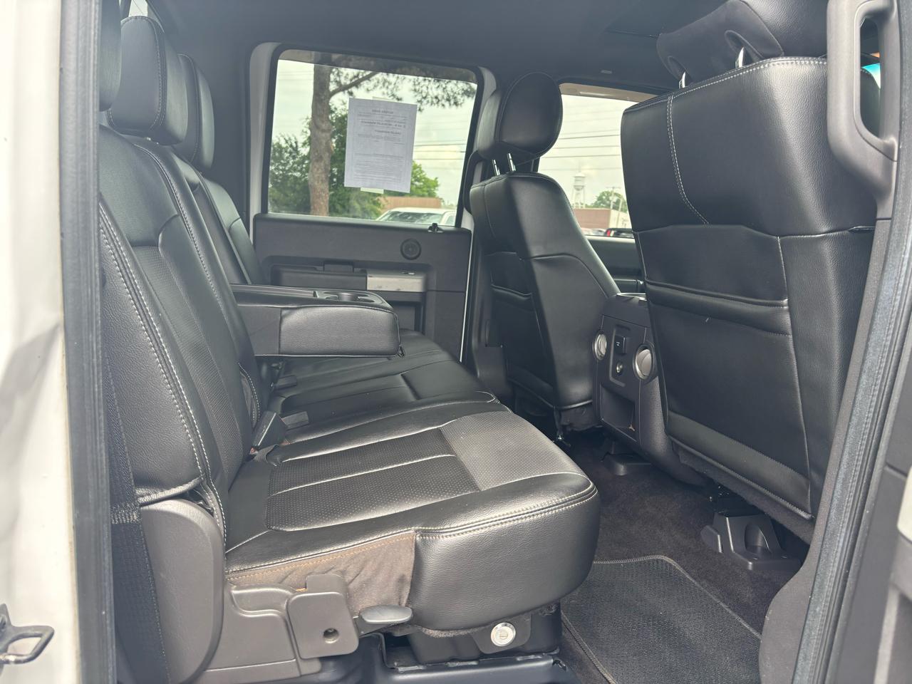 Ford Super Duty F-350 DRW 4WD Crew Cab 172" Lariat 2013