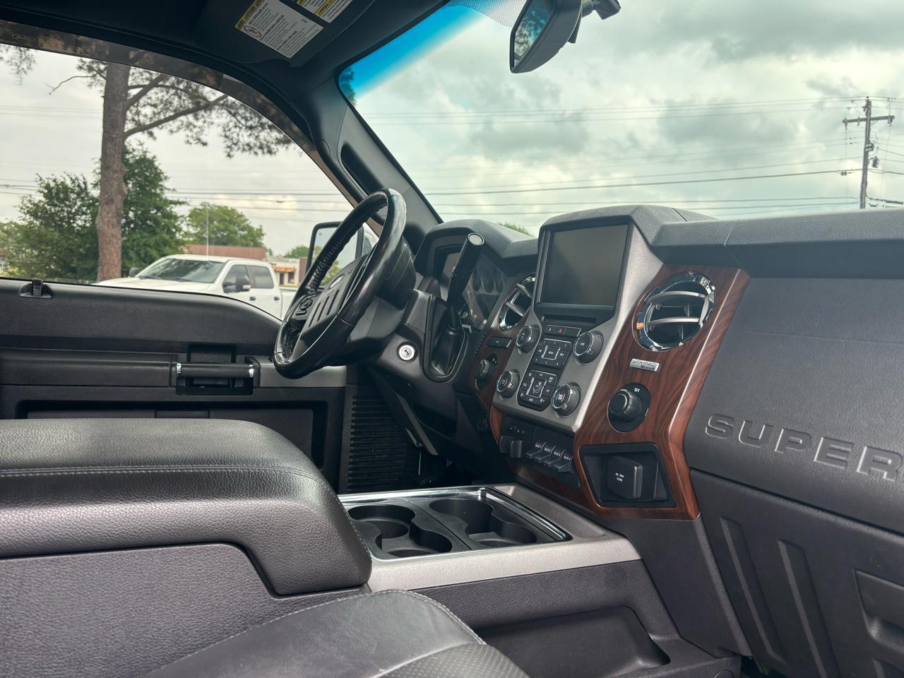 Ford Super Duty F-350 DRW 4WD Crew Cab 172" Lariat 2013