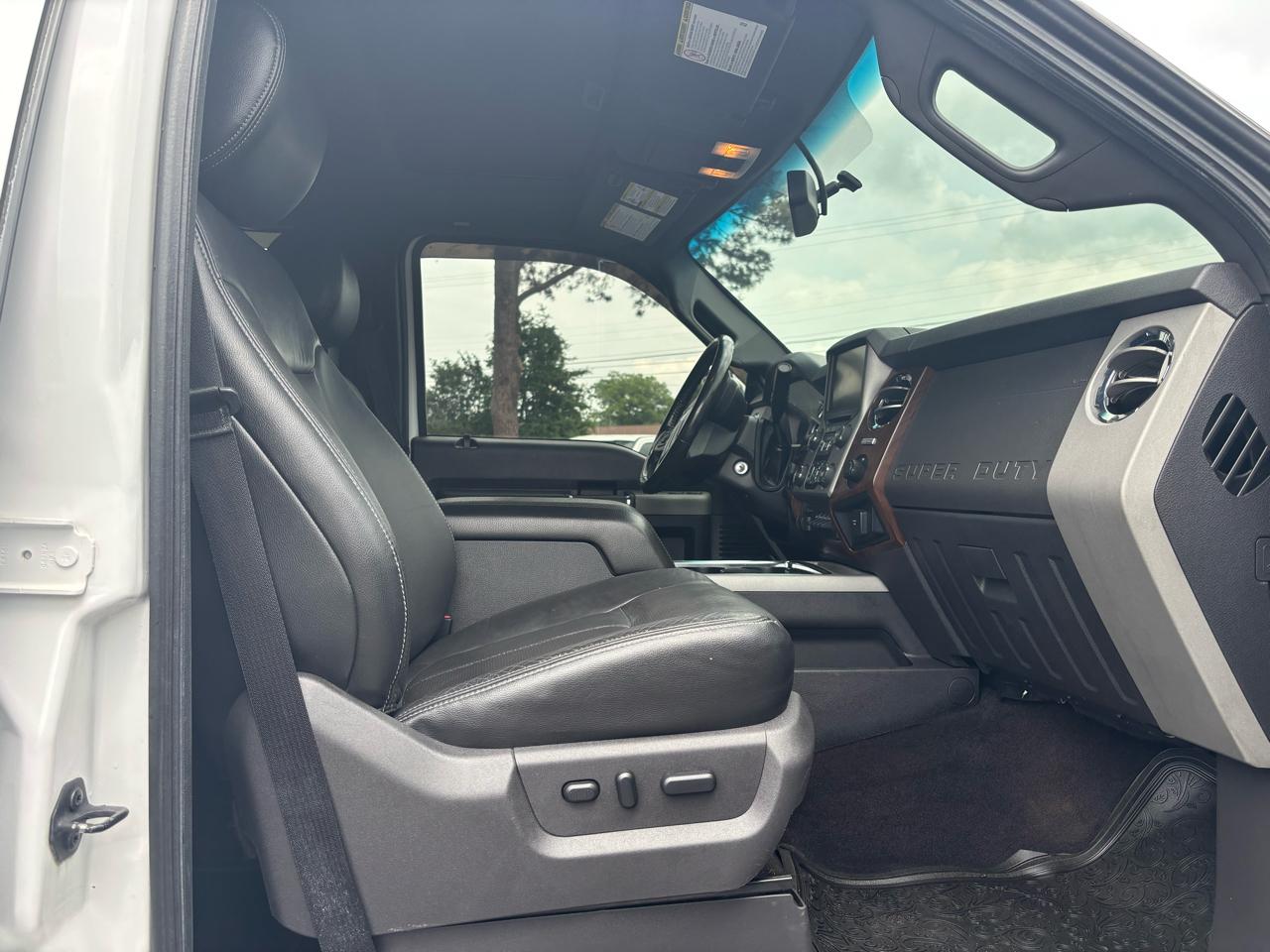 Ford Super Duty F-350 DRW 4WD Crew Cab 172" Lariat 2013