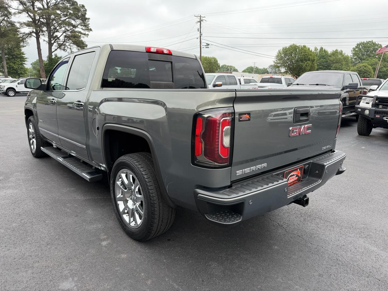 GMC Sierra 1500 4WD Crew Cab 143.5" Denali 2017