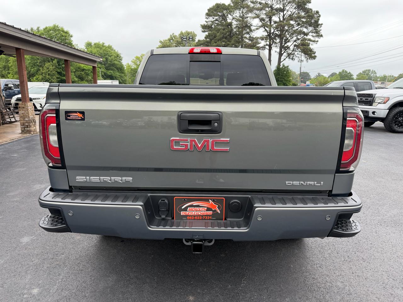 GMC Sierra 1500 4WD Crew Cab 143.5" Denali 2017
