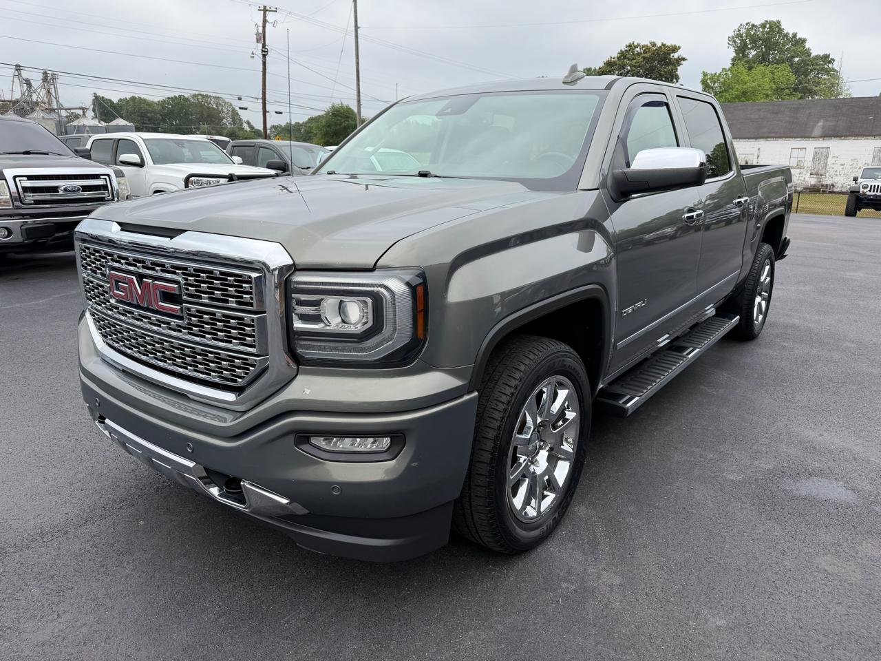 GMC Sierra 1500 4WD Crew Cab 143.5" Denali 2017
