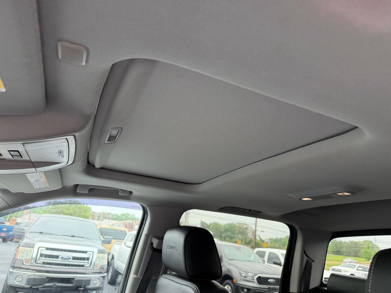 GMC Sierra 1500 4WD Crew Cab 143.5" Denali 2017