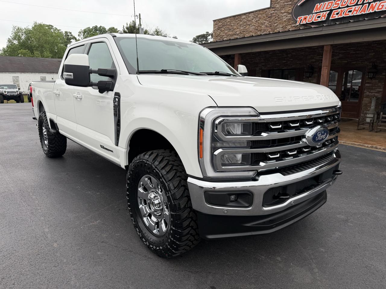 Ford Super Duty F-250 SRW Lariat 4WD Crew Cab 6.75' Box 2023