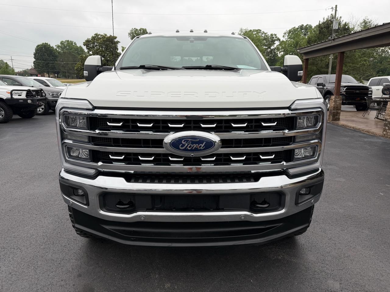 Ford Super Duty F-250 SRW Lariat 4WD Crew Cab 6.75' Box 2023