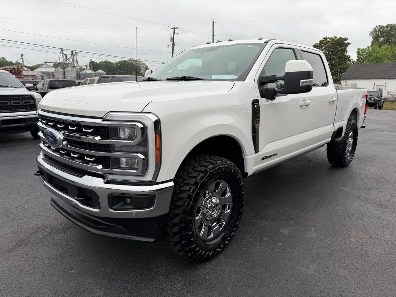 Ford Super Duty F-250 SRW Lariat 4WD Crew Cab 6.75' Box 2023