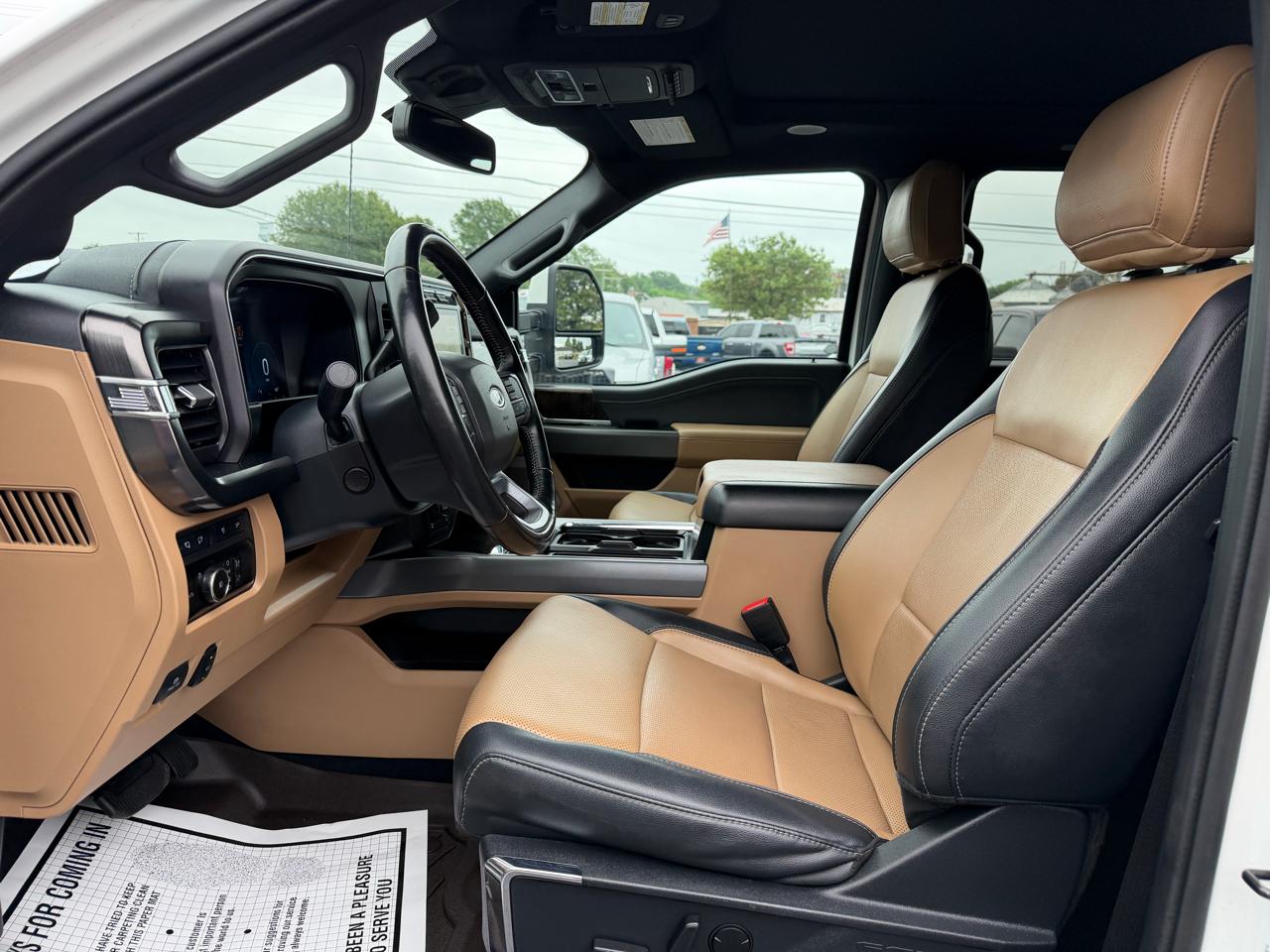 Ford Super Duty F-250 SRW Lariat 4WD Crew Cab 6.75' Box 2023