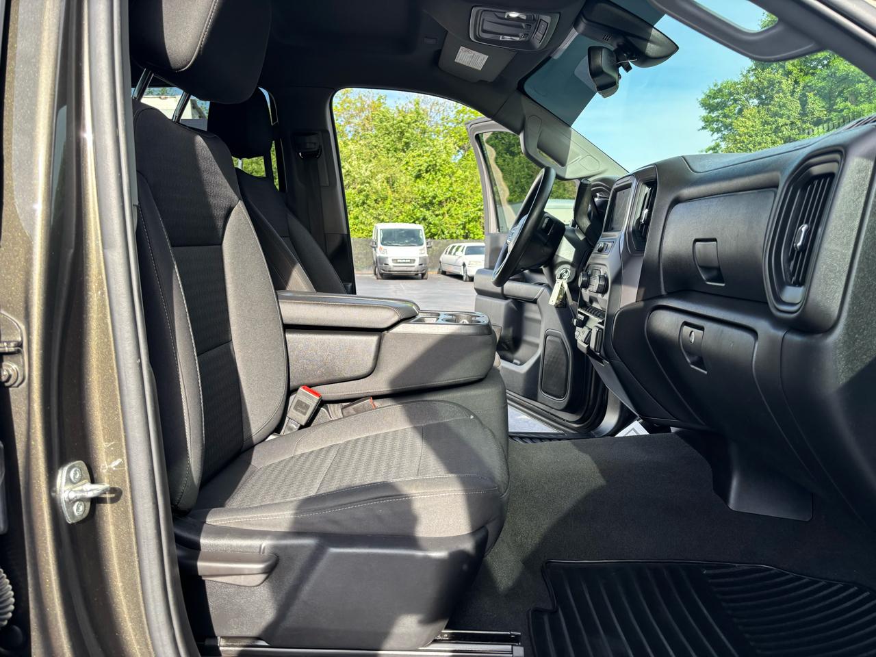 Chevrolet Silverado 2500HD 4WD Crew Cab 159" Custom 2023