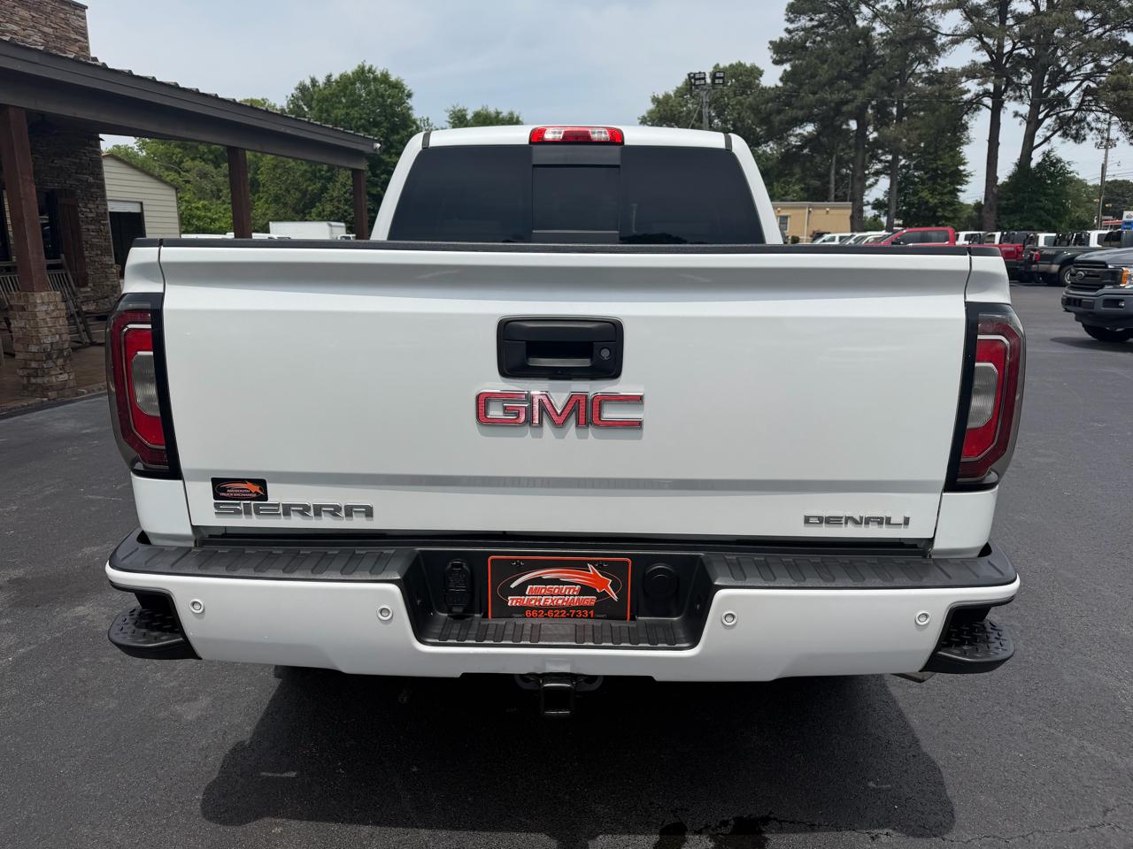 GMC Sierra 1500 4WD Crew Cab 143.5" Denali 2016