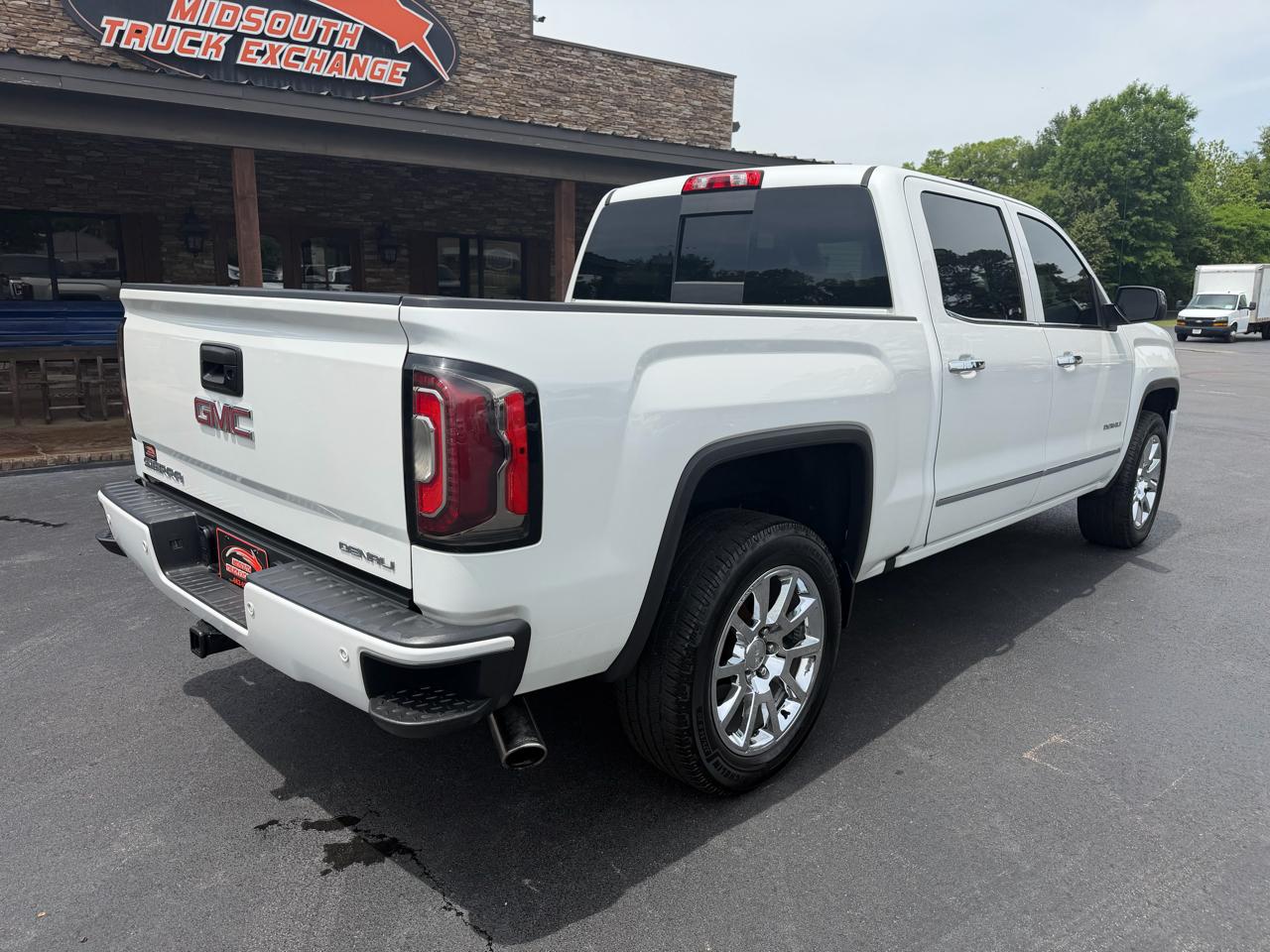 GMC Sierra 1500 4WD Crew Cab 143.5" Denali 2016