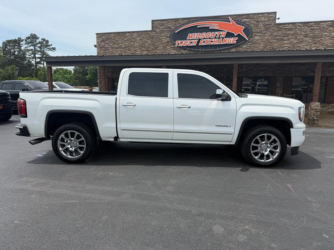 GMC Sierra 1500 4WD Crew Cab 143.5" Denali 2016
