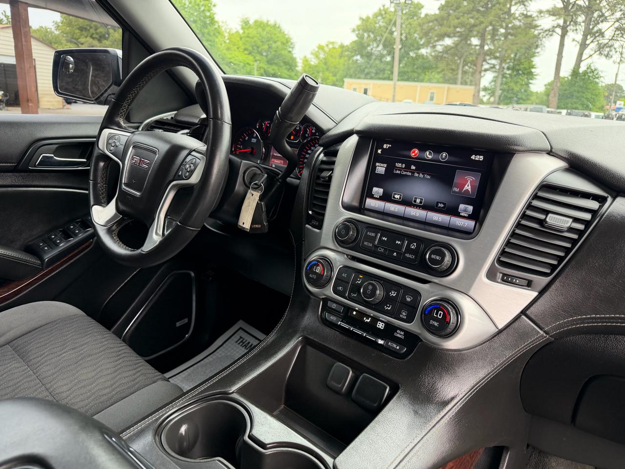 GMC Yukon 4WD 4dr SLE 2015