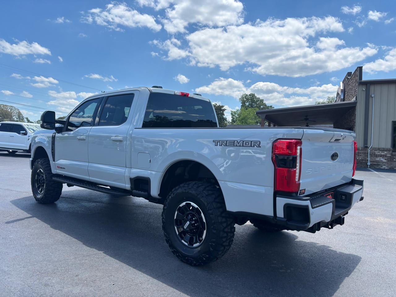 Ford Super Duty F-250 SRW Lariat 4WD Crew Cab 6.75' Box 2025