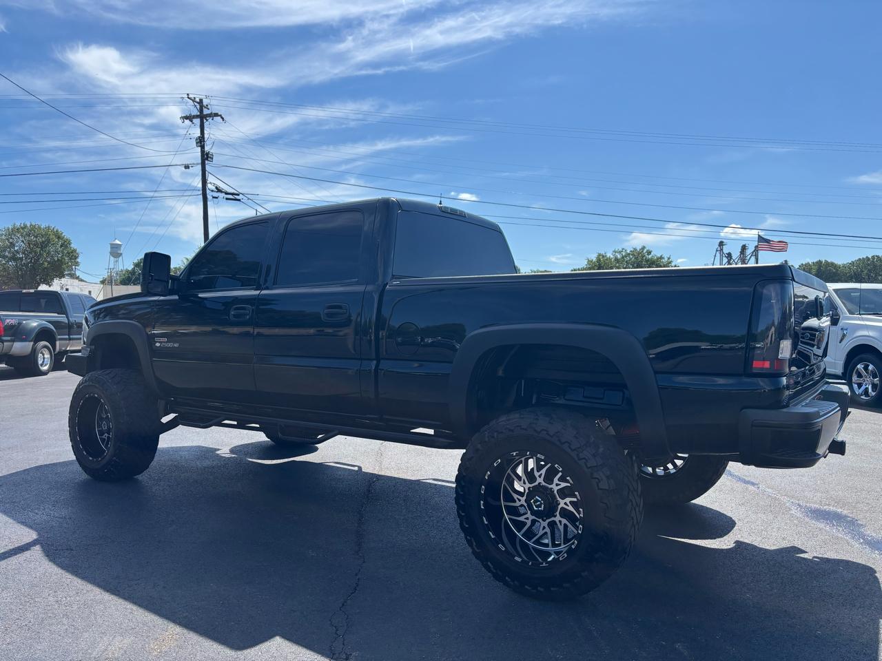 Chevrolet Silverado 2500HD Crew Cab 153" WB 4WD LT 2004
